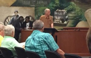 Citizens given chance to ask candidates questions. (Courtesy: Lara Rolo/Twitter)