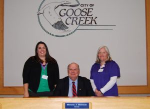 Goose Creek Mayor Michael Heitzler is joined by Hospice Care of South Carolina Community Relations Liaison Nicole Yanzetich (left) and RN Pam Thomas on Nov. 17.