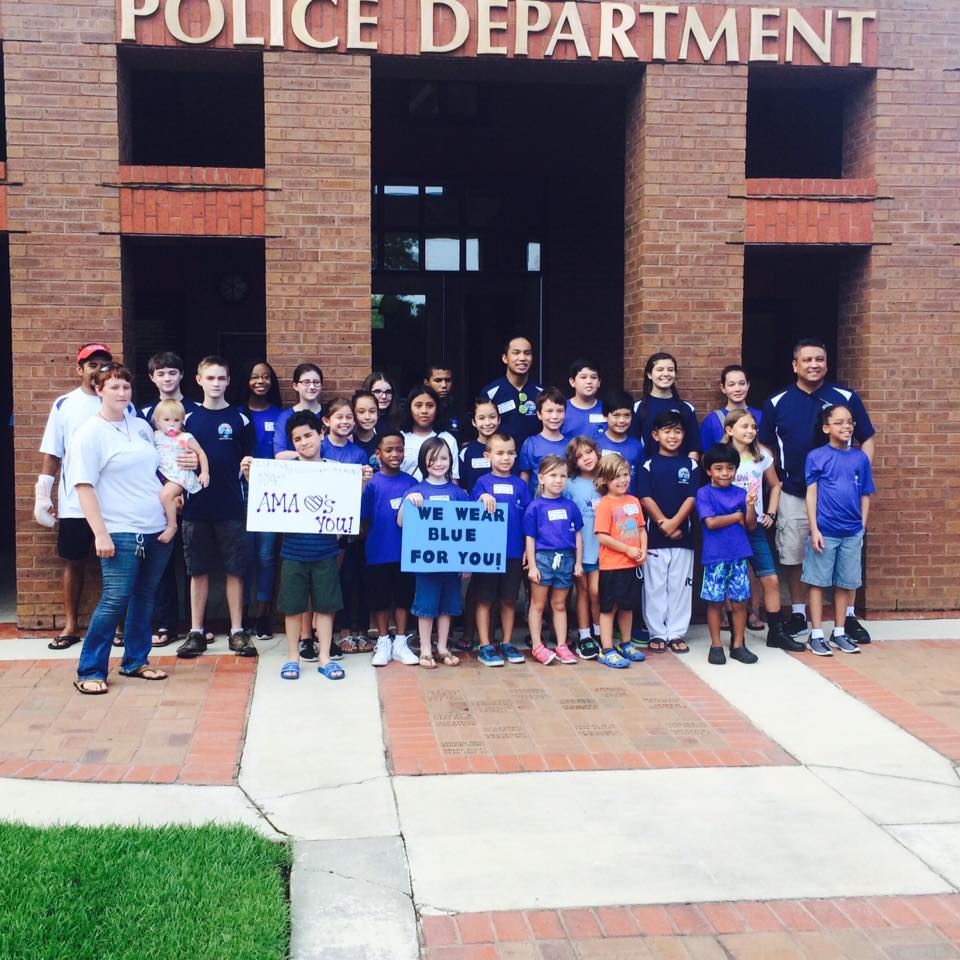 Links Martial Arts Academy showing support to are local cops by bringing them snacks and drinks