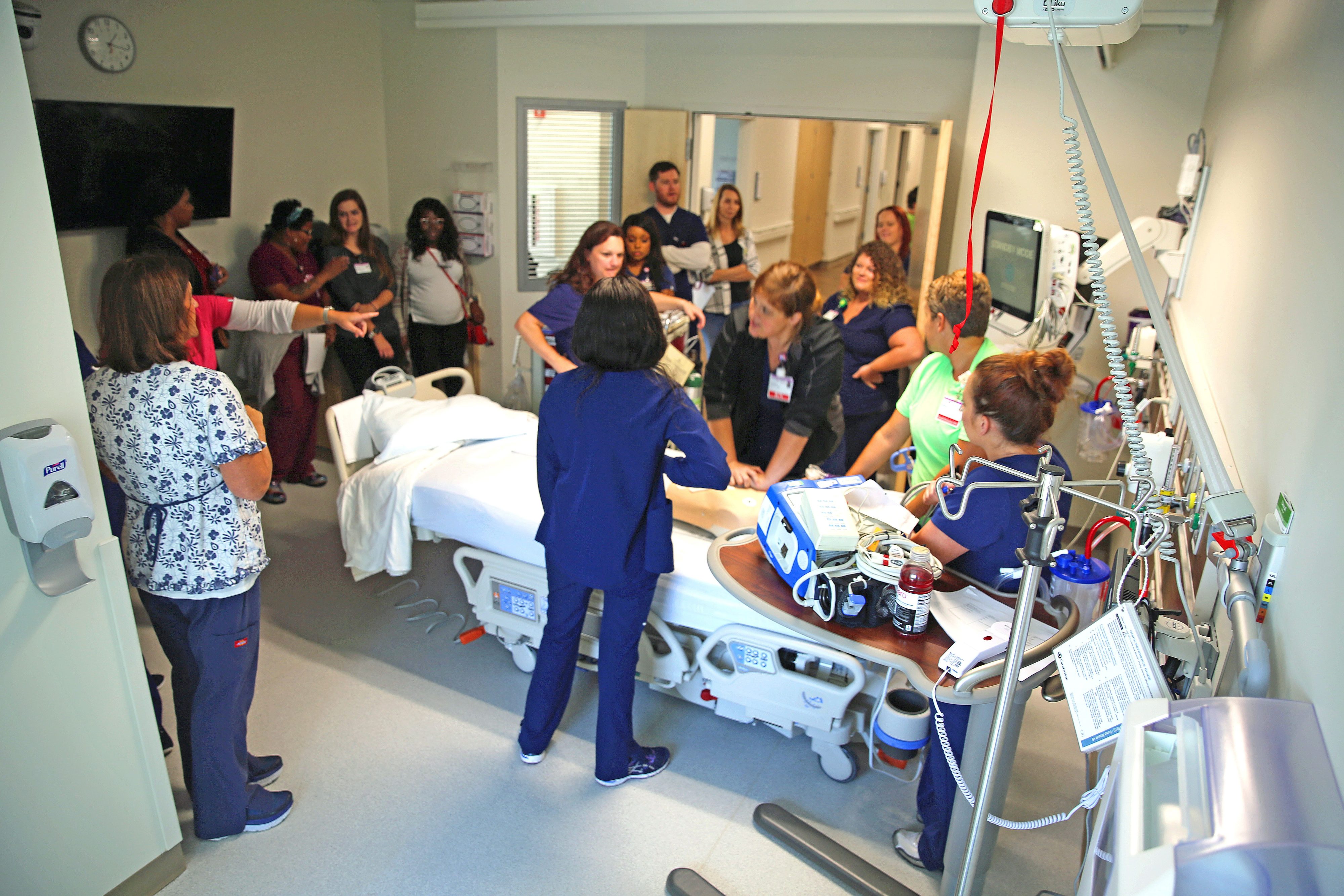 Roper St. Francis Berkeley Hospital Workers Prep for Big Opening The