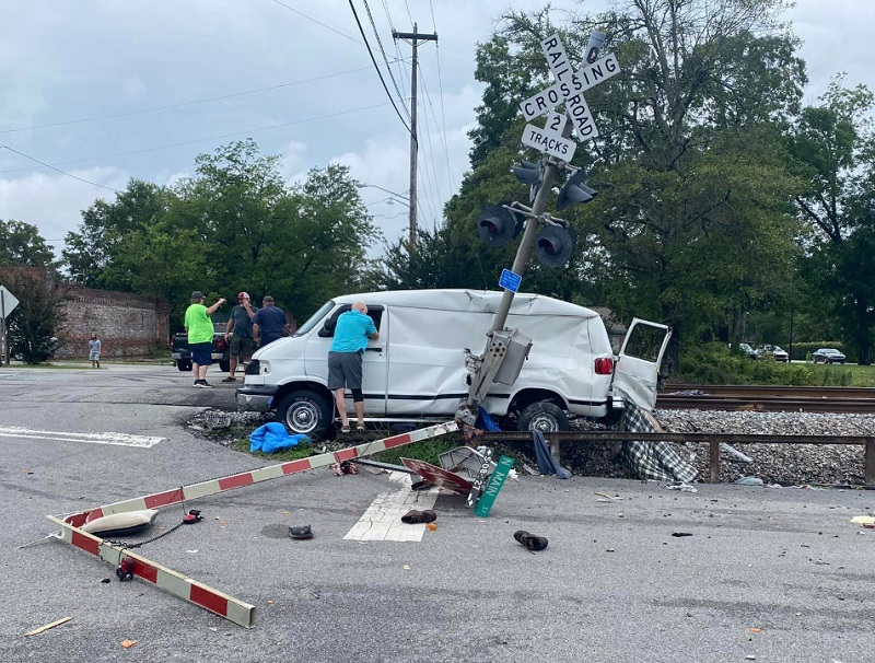 San Pablo Amtrak Crash Scatters Cars, Leaves Passengers Seeking Other  Transport Monday